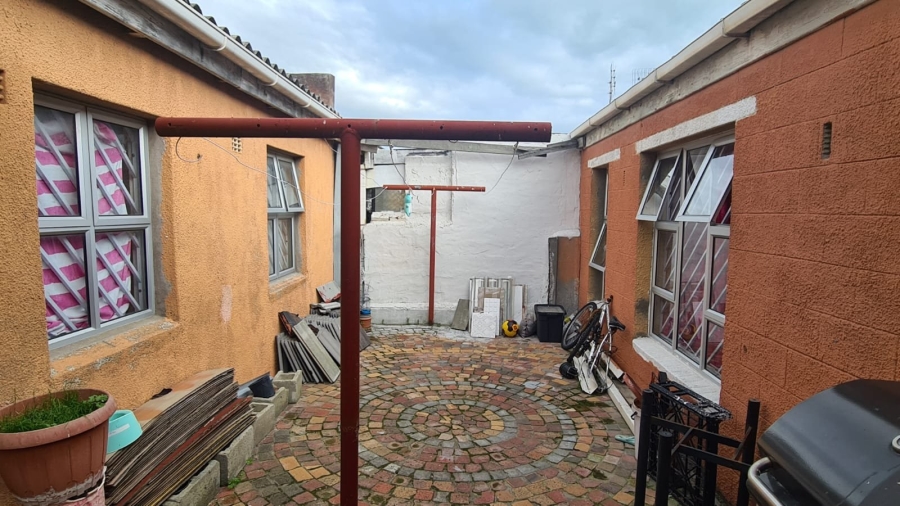 5 Bedroom Property for Sale in Rocklands Western Cape